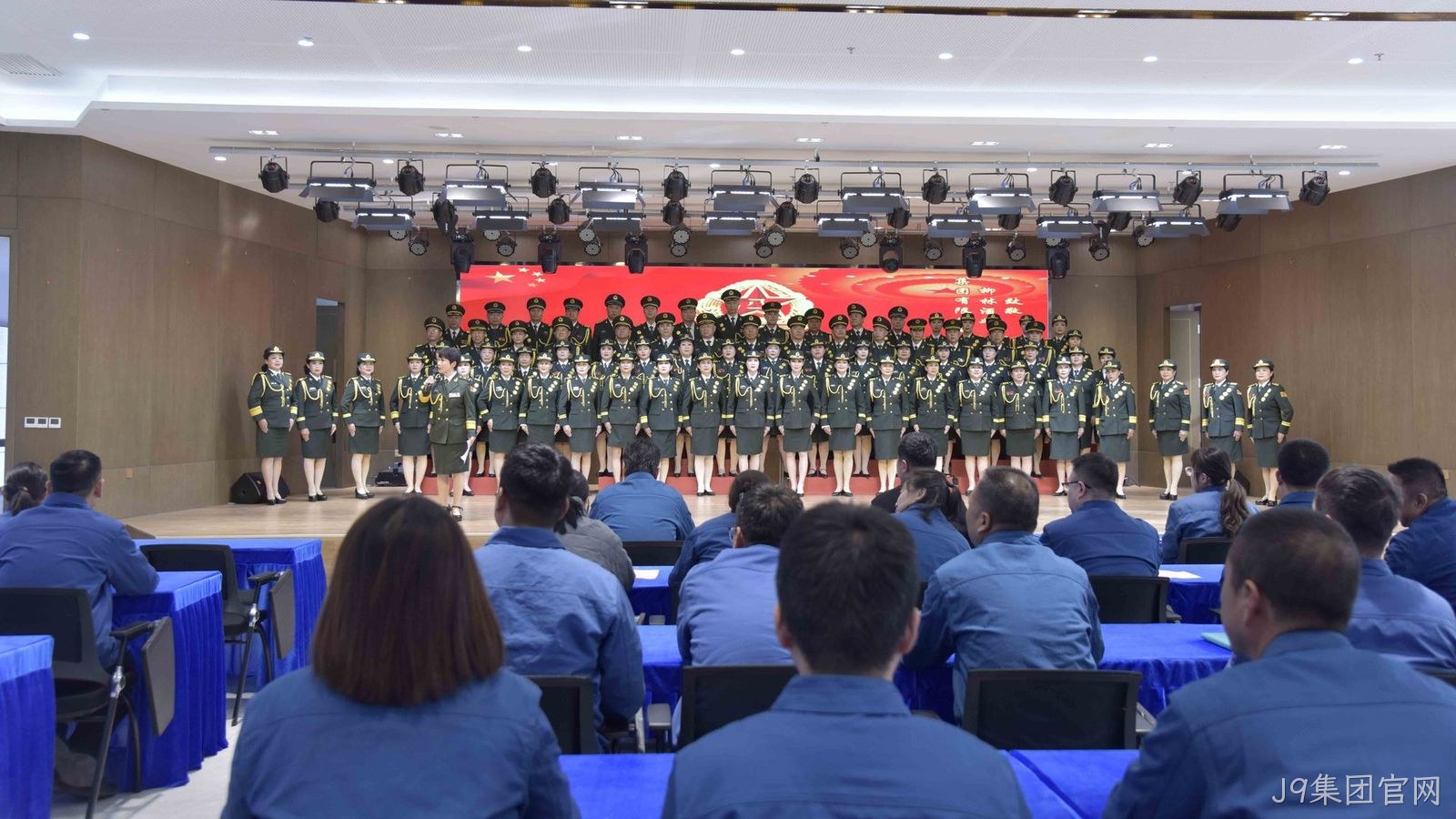 西安军旅情艺术团莅临J9集团官网慰问演出参观交流